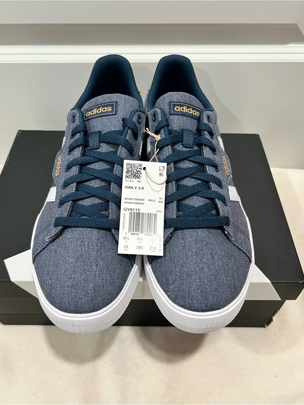 Adidas Men's Daily 3.0 sneakers in a Crew Navy and Cloud White Size 10 NWT